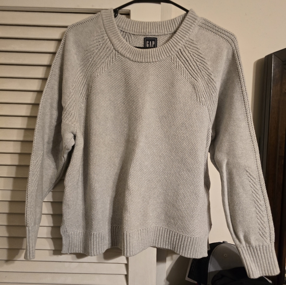 Women's GAP sweater